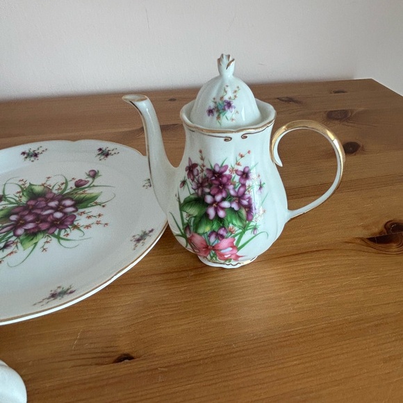 Miniature Tea Set - Picture 7 of 15